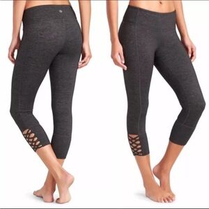 Athleta Leggings Women's S Mind Over Mat Black Criss Cross Cropped Capri